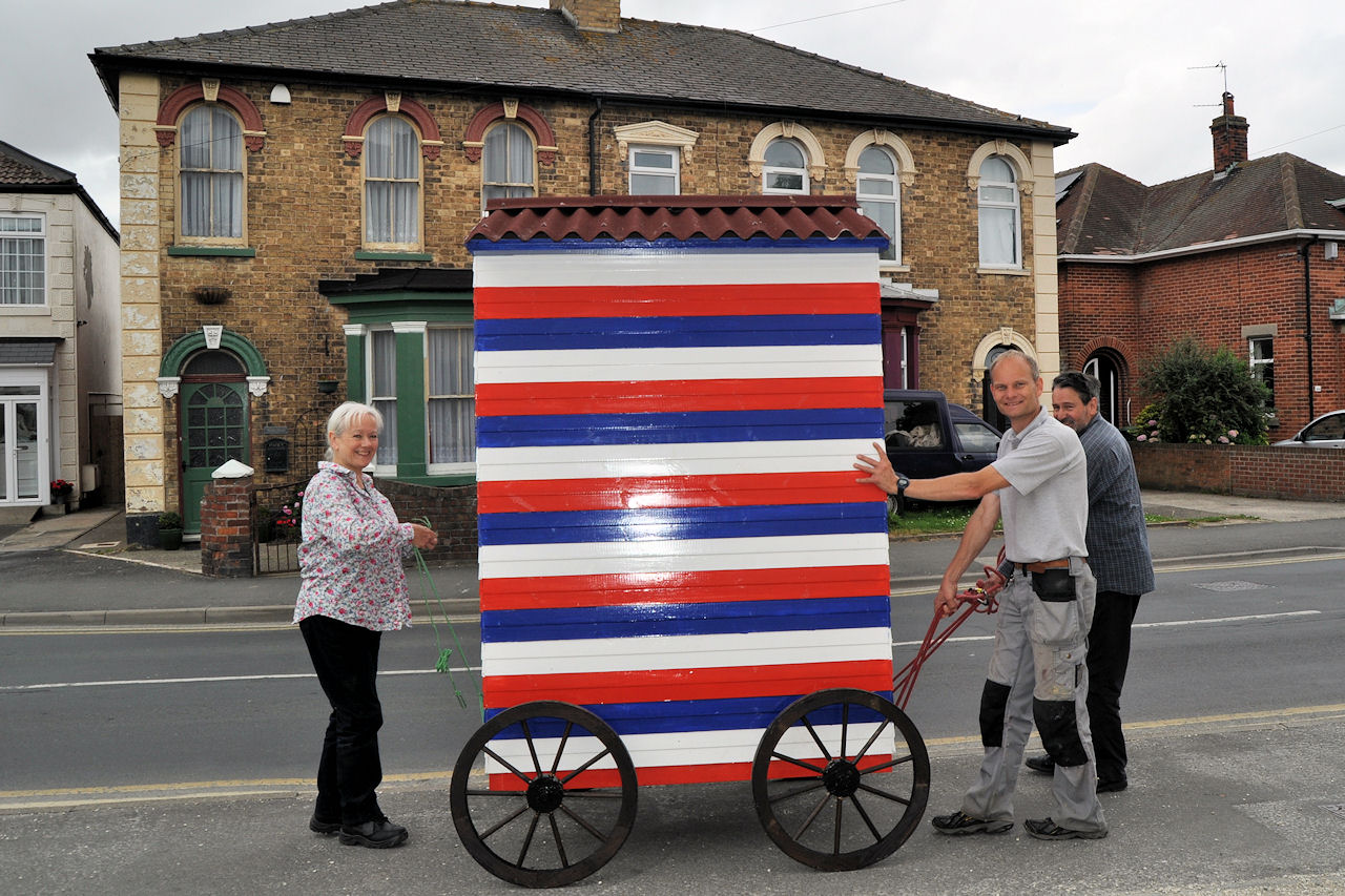 Victorian Bathing Machine on the road